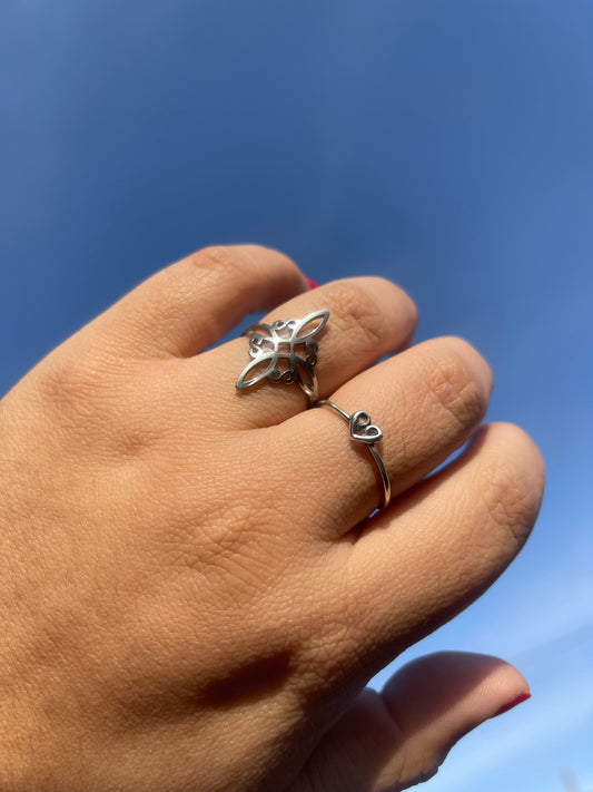 Anillo Nudo de Bruja